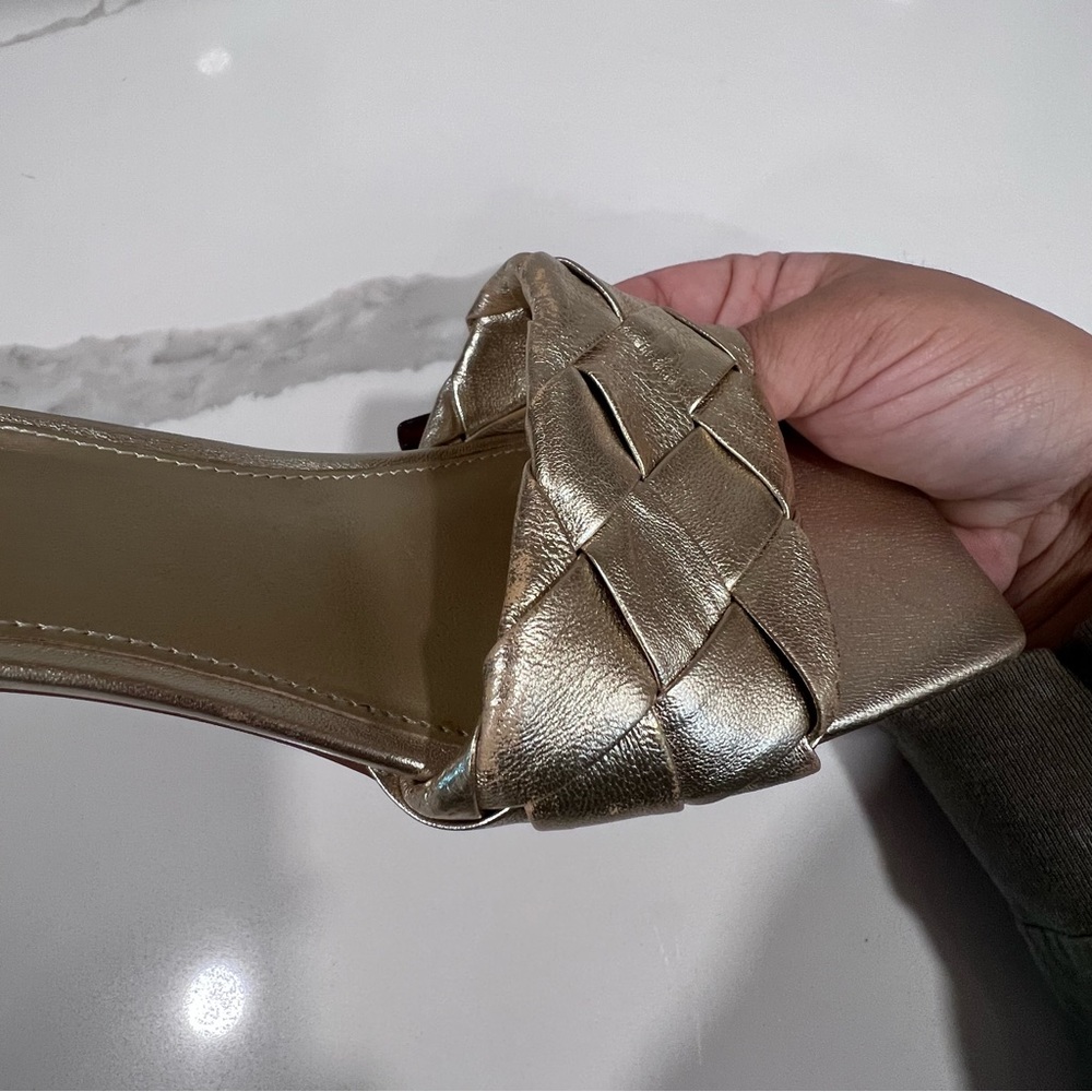 Vince Camuto Women’s Semtera Sandal Gold Metallic Block Heel Sz 6‎ -FLAWED - Picture 5 of 16
